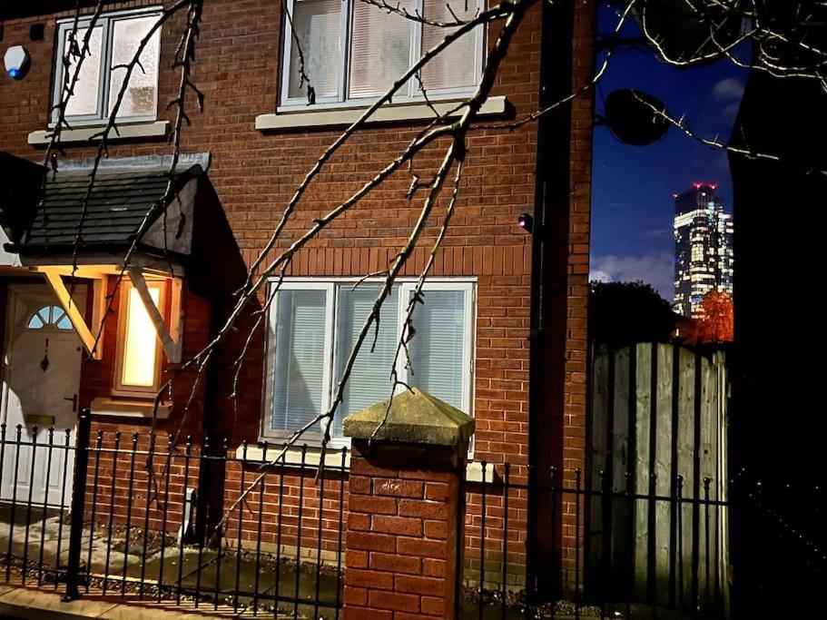 New Manchester Getaway Home - Free Gated Parking With Fob מראה חיצוני תמונה