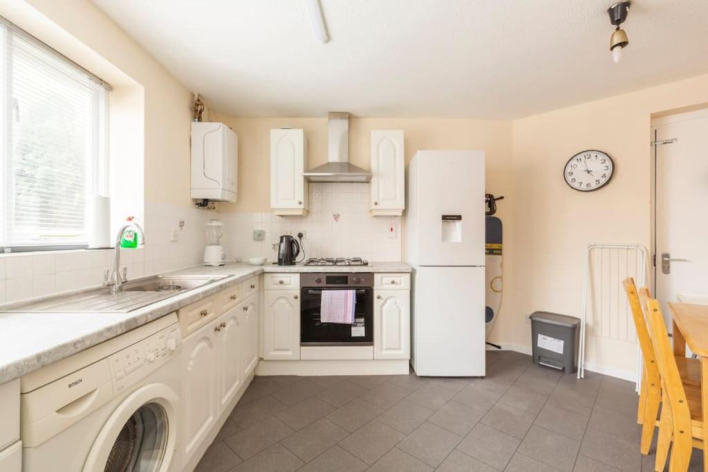 New Manchester Getaway Home - Free Gated Parking With Fob מראה חיצוני תמונה