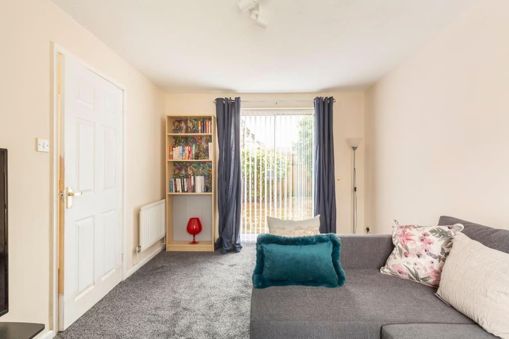 New Manchester Getaway Home - Free Gated Parking With Fob מראה חיצוני תמונה