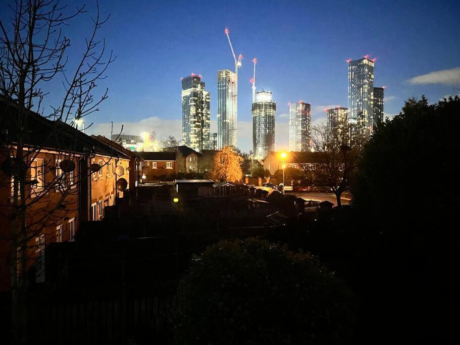 New Manchester Getaway Home - Free Gated Parking With Fob מראה חיצוני תמונה