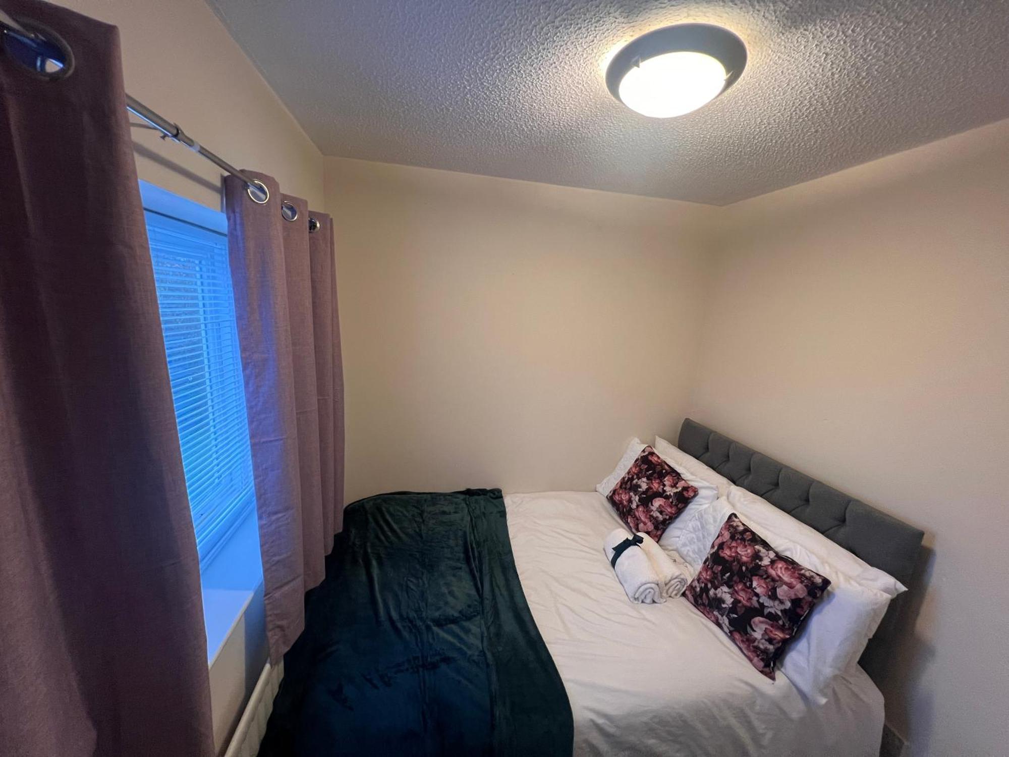 New Manchester Getaway Home - Free Gated Parking With Fob מראה חיצוני תמונה